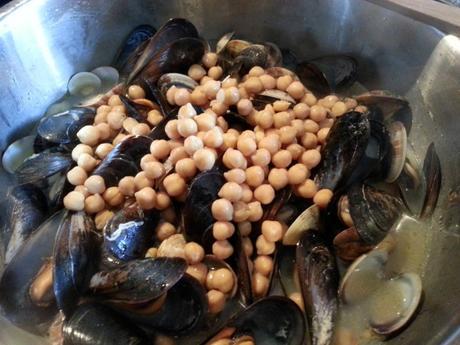 Garbanzos con almejas y setas – Ceci con cozze, vongole e funghi garbanzosalmejasmejillones4