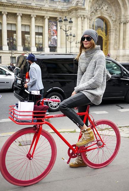 STREET STYLE INSPIRATION; APRÈS SKI BOOTS.-