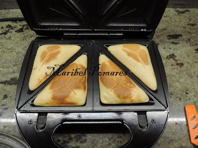Bizcochitos en sandwichera.