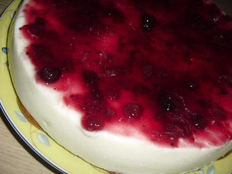 TARTA DE QUESO FACIL SIN HORNEAR, CON FRESAS Y FRUTOS ROJOS DOITFRUIT