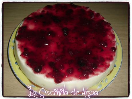 TARTA DE QUESO FACIL SIN HORNEAR, CON FRESAS Y FRUTOS ROJOS DOITFRUIT