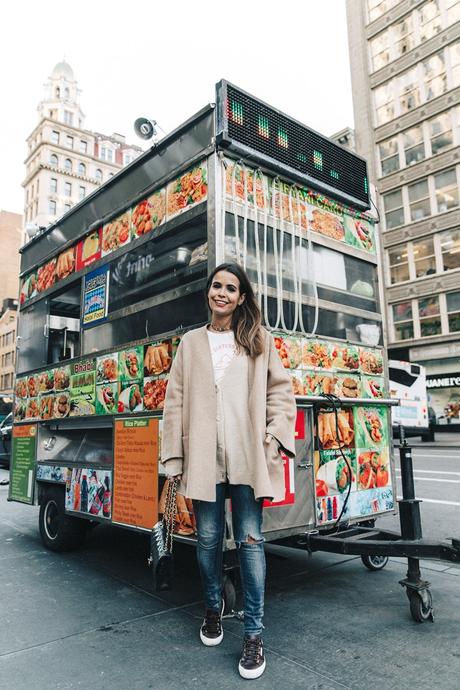 Manhattan-Beige_Cardigan_ASOS-Ripped_Jeans-Billabong_Tee-Superga_Sneakers-Outfit-StreetSTyle-Collage_Vintage-NY-19