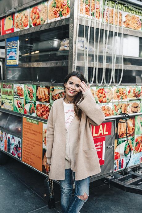 Manhattan-Beige_Cardigan_ASOS-Ripped_Jeans-Billabong_Tee-Superga_Sneakers-Outfit-StreetSTyle-Collage_Vintage-NY-6