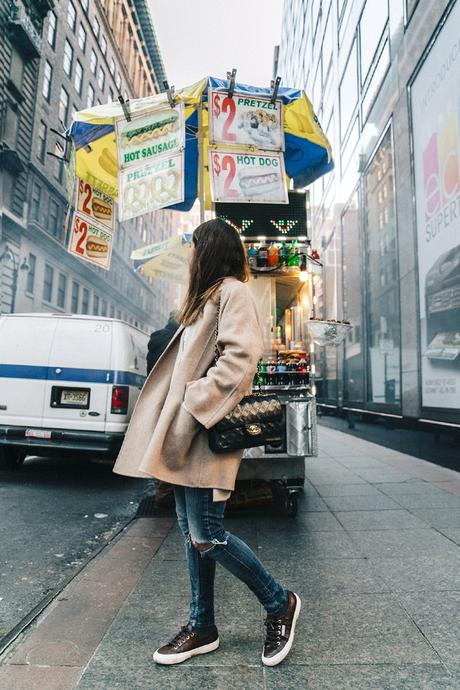 Manhattan-Beige_Cardigan_ASOS-Ripped_Jeans-Billabong_Tee-Superga_Sneakers-Outfit-StreetSTyle-Collage_Vintage-NY-17