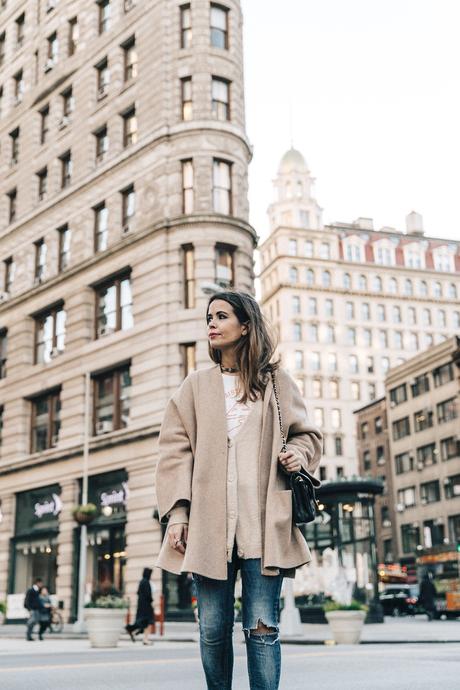 Manhattan-Beige_Cardigan_ASOS-Ripped_Jeans-Billabong_Tee-Superga_Sneakers-Outfit-StreetSTyle-Collage_Vintage-NY-24