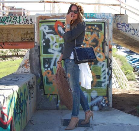 fALDOTAS + rIPPED jEANS #nOUNIFORMES