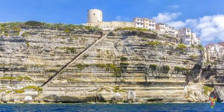 Escalera del rey de Aragón Bonifacio Córcega