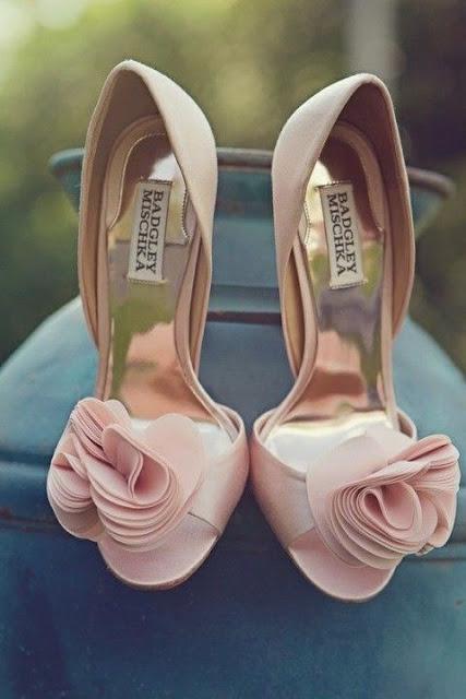 Zapatos de novia de color rosa cuarzo de Badgley Mischka