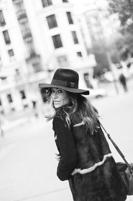 PATENT LEATHER SHOES