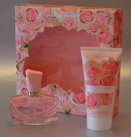 El Perfume del Mes - “Cassandra Rose Intense” de JEANNE ARTHES
