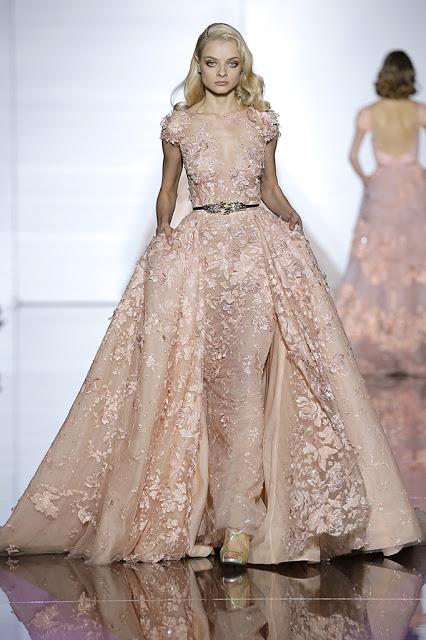 Vestido de novia de Alta Costura de Zuhair Murad color rosa cuarzo