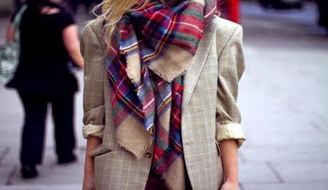 Prenda plaga: bufanda de cuadros