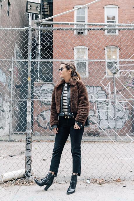 Soho-NY-Faux_Fur_Jacket-Sandro-Levis-Ladies_in_Levis-Outfit-Striped-Top-Outfit-Street_Style-31