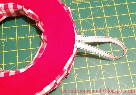 DIY CORONA DE NAVIDAD CON MATERIALES RECICLADOS