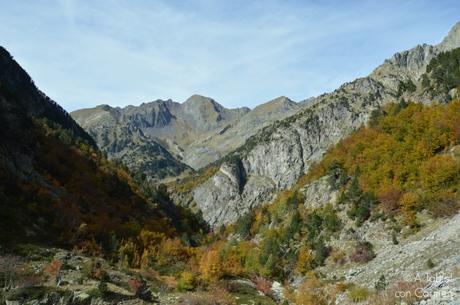 Del Embalse de La Sarra al Ibón de Respomuso, en el Valle de Tena