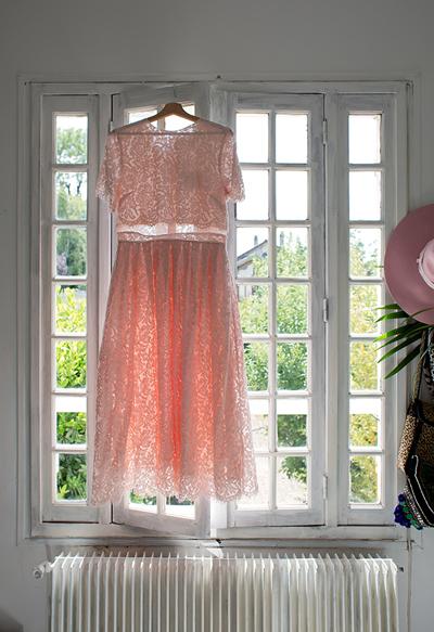 Dormitorio para una pareja joven.