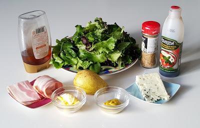 ENSALADA DE OTOÑO DE PERAS BACON Y QUESO AZUL