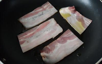 ENSALADA DE OTOÑO DE PERAS BACON Y QUESO AZUL