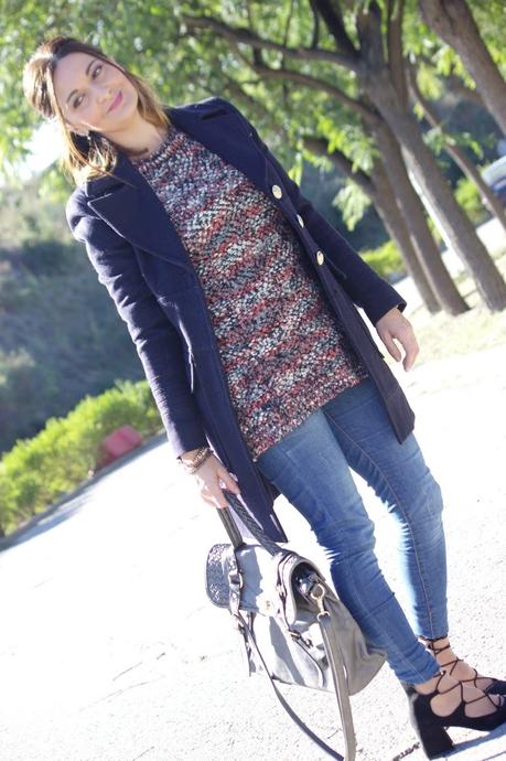 Con zapatos de cordones