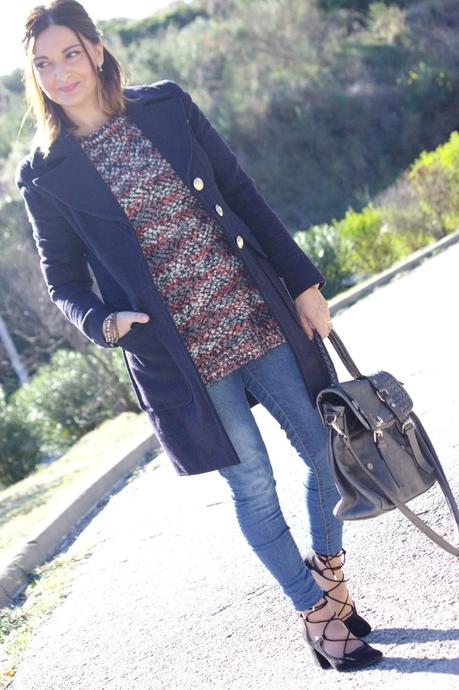 Con zapatos de cordones