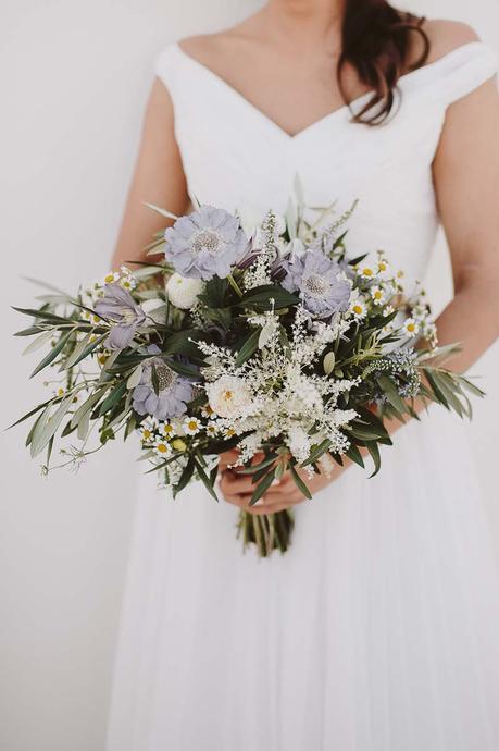 ramo novia desestructurado www.bodasdecuento.com