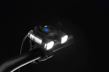 Sistema de iluminación Moon ADJ-1300 de cobertura e iluminación optimizada (ideal para la temporada invernal)