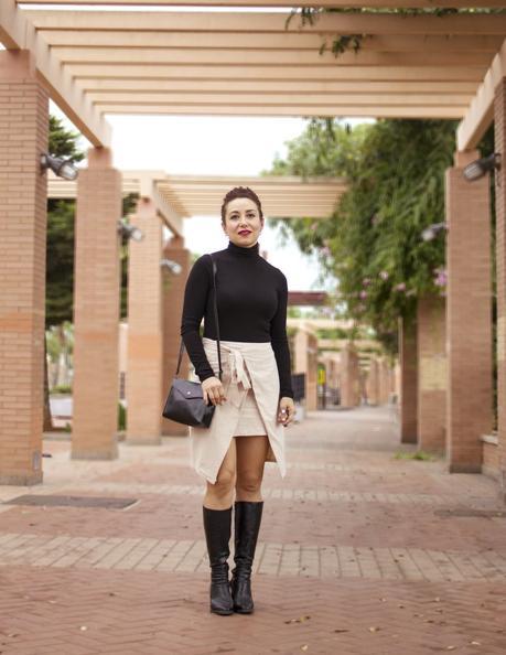 Falda cámel con lazo- Camel Skirt with bow Falda cámel con lazo- Camel Skirt with bow