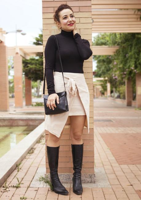 Falda cámel con lazo- Camel Skirt with bow Falda cámel con lazo- Camel Skirt with bow