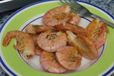 Fideos chinos con gambones y calamares en salsa de ostras