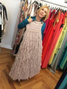 Me enamoré de este vestido y su caída. En cierto modo me recordaba a uno de los que sacó SJP en Sex in the City. ¿Recordáis? Vestido sex in the city