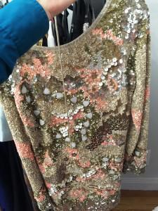 Este jersey de lentejuelas no es como los demás, parece un camuflaje de lentejuelas. brilli brilli