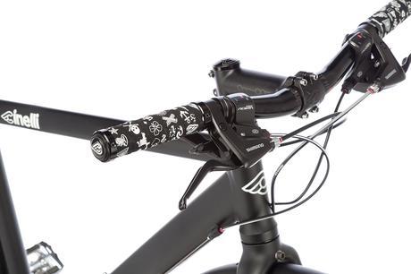 La Bootleg Hoy Hoy de Cinelli es una confortable y versátil bicicleta híbrida con ciertas consideraciones a tomar en cuenta La Bootleg Hoy Hoy de Cinelli es una confortable y versátil bicicleta híbrida con ciertas consideraciones a tomar en cuenta