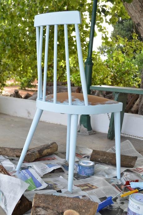 CASA TRÊS: DE SILLA ABANDONADA A SILLA NÓRDICA PARA EL COMEDOR