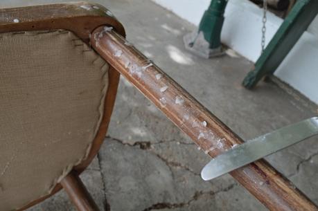 CASA TRÊS: DE SILLA ABANDONADA A SILLA NÓRDICA PARA EL COMEDOR