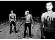 Antes aterriza Costello