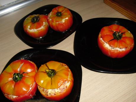 TOMATES RELLENOS DE ARROZ Y CARNE PICADA, TOMATES PASO DOBLE