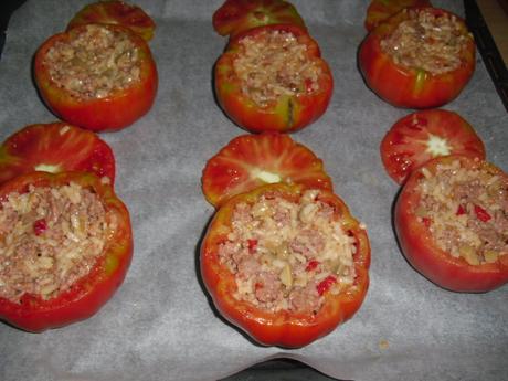 TOMATES RELLENOS DE ARROZ Y CARNE PICADA, TOMATES PASO DOBLE