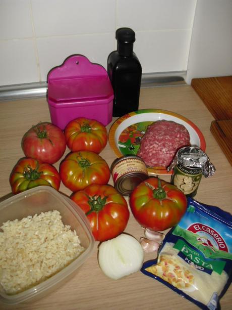 TOMATES RELLENOS DE ARROZ Y CARNE PICADA, TOMATES PASO DOBLE