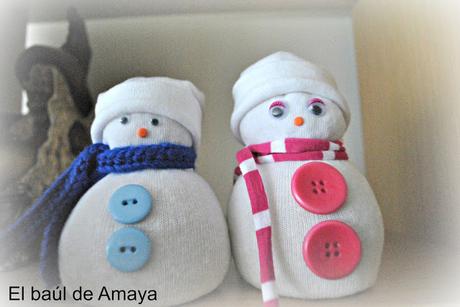 MUÑECOS DE NIEVE CON CALCETINES