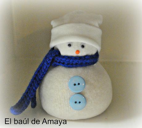 MUÑECOS DE NIEVE CON CALCETINES