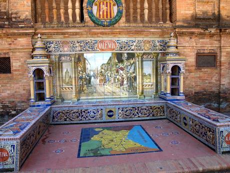 Los bancos de la Plaza de España (52): Valencia.