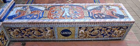 Los bancos de la Plaza de España (52): Valencia.