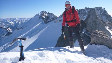 Maladeta Invernal una de las grandes montañas del pirineo ( 3308mt)