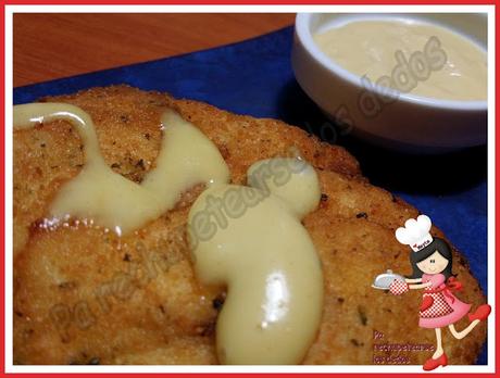 * Filetes de pollo empanado con salsa a la mostaza y miel (tradicional)