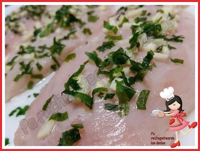 * Filetes de pollo empanado con salsa a la mostaza y miel (tradicional)