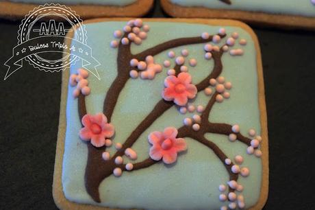 Galletas Decoradas con Glasa Real. Flor del Cerezo y Flor de Azahar