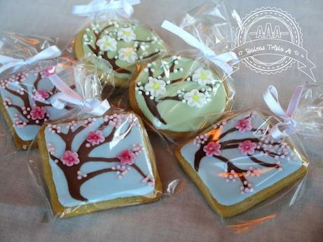 Galletas Decoradas con Glasa Real. Flor del Cerezo y Flor de Azahar