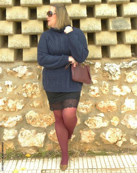 http://www.loslooksdemiarmario.com/2015/12/vestido-lencero-para-navidades-look.html