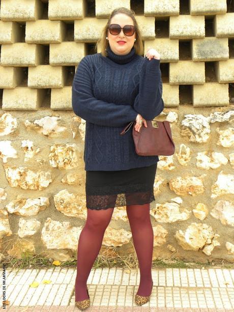 http://www.loslooksdemiarmario.com/2015/12/vestido-lencero-para-navidades-look.html