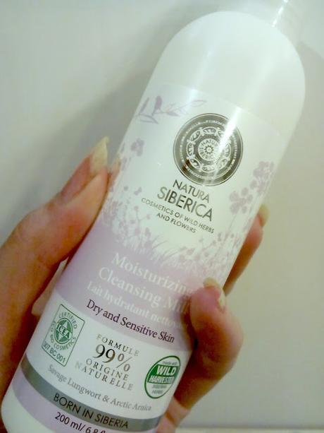 Natura Siberica: leche hidratante para piel seca o sensible.